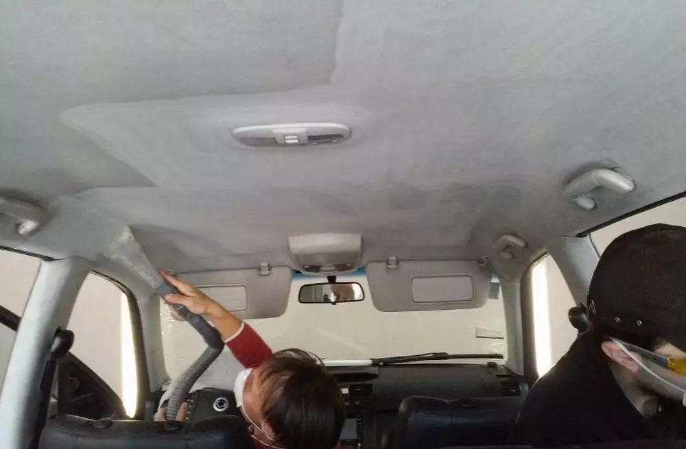 آپ کے اپنے ہاتھوں سے کار کی کیبن کی خشک صفائی: گاڑی میں آزادانہ طور پر خشک صفائی کی نشستیں کیسے بنائے؟ خشک صفائی کی چھت کیسے کریں؟ بھاپ جنریٹر کا انتخاب 21522_15