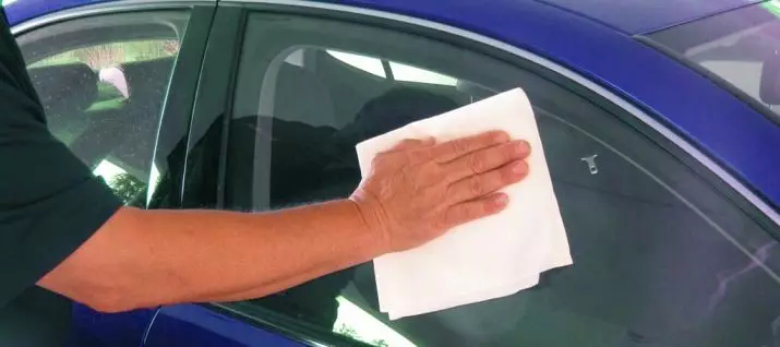آپ کے اپنے ہاتھوں سے کار کی کیبن کی خشک صفائی: گاڑی میں آزادانہ طور پر خشک صفائی کی نشستیں کیسے بنائے؟ خشک صفائی کی چھت کیسے کریں؟ بھاپ جنریٹر کا انتخاب 21522_33