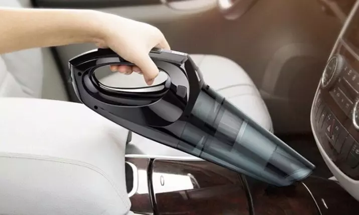 Renseri af bilens hytte med dine egne hænder: Sådan selvstændigt gør tørrensningssæder i bilen? Sådan gør du rensningsloftet? Valg af dampgenerator 21522_41