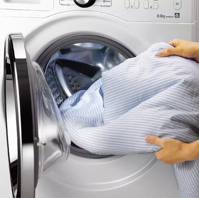 HOLLOFIBR Odeje: pluse in slabosti polnila. Kaj je boljši singurg? Kaj je in kako se umivati ​​v pralni stroj? Ocene 21557_39