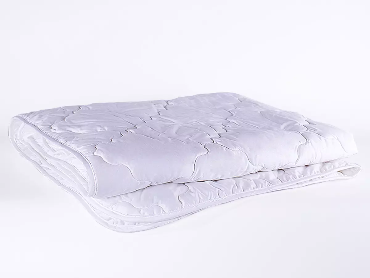Pamučne deke: prošivene varijante s punilom pamuka, ljetnim i drugim modelima 21561_5