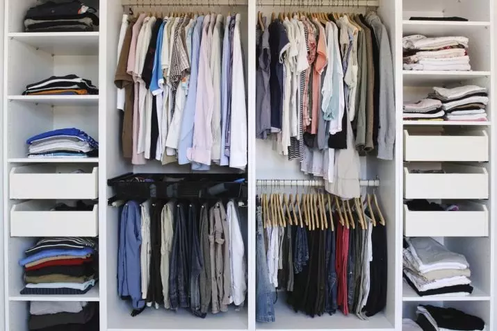 Ordre a l'armari (38 fotos): Com posar les coses i deixar l'ordre perfecte a l'armari amb roba? Lifehaki per a l'organització 21583_5