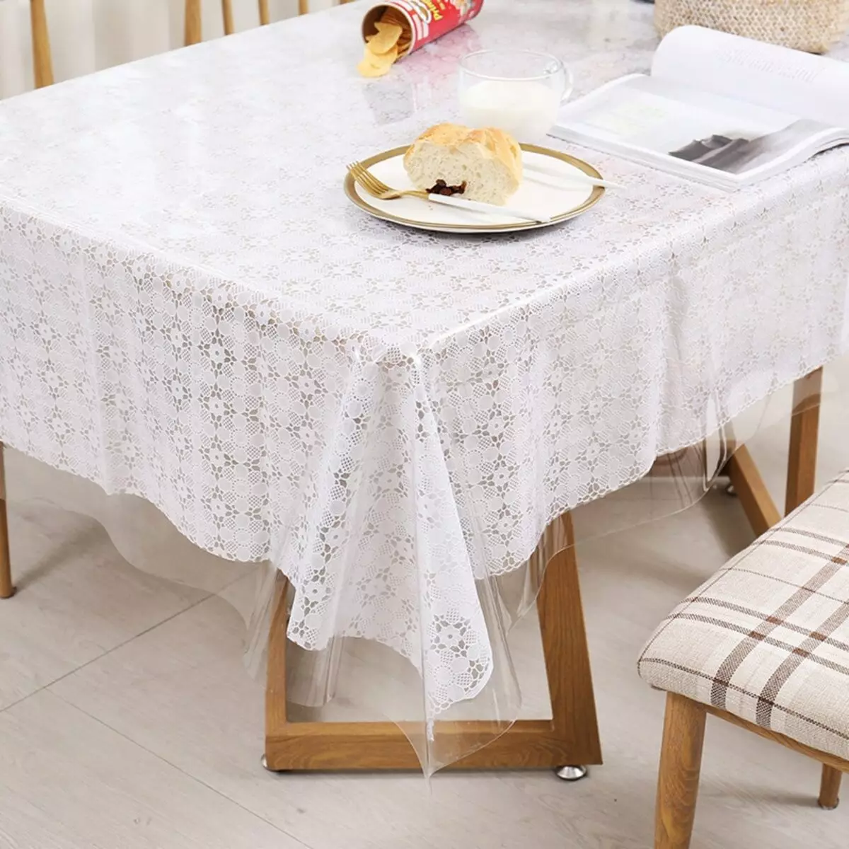 PVC TableCloths: Transparent para sa table at openwork, round at hugis-itlog. Ano ito? Pagpili ng mga tablecloths na may polyethylene coating sa isang tissue basis 21596_8