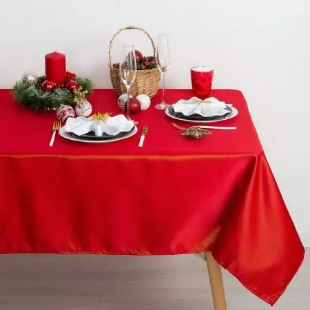 Červené obrusy: na okrúhlom stole 180 cm a obdĺžnikové, v klietke a monochromatické obrusy. Spôsoby podávania. Bielizeň s snehovými vločkami a inými možnosťami 21598_26