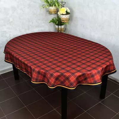 Kırmızı masa örtüleri: Yuvarlak bir masa üzerinde 180 cm ve dikdörtgen, bir kafes ve tek renkli masa örtüleri. Servis yöntemleri. Kar taneleri ve diğer seçenekler ile keten masa örtüsü 21598_6