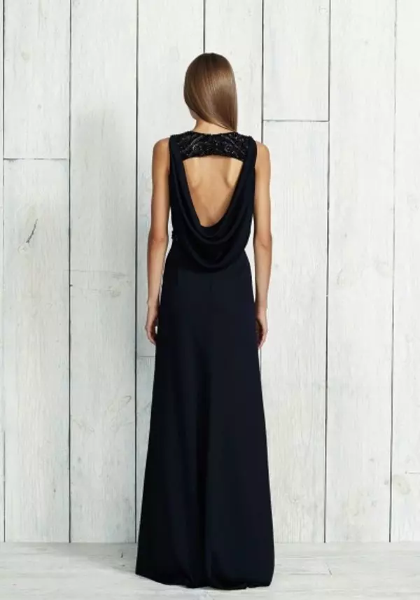 Schwarzes Kleid mit offener Rückenlehne