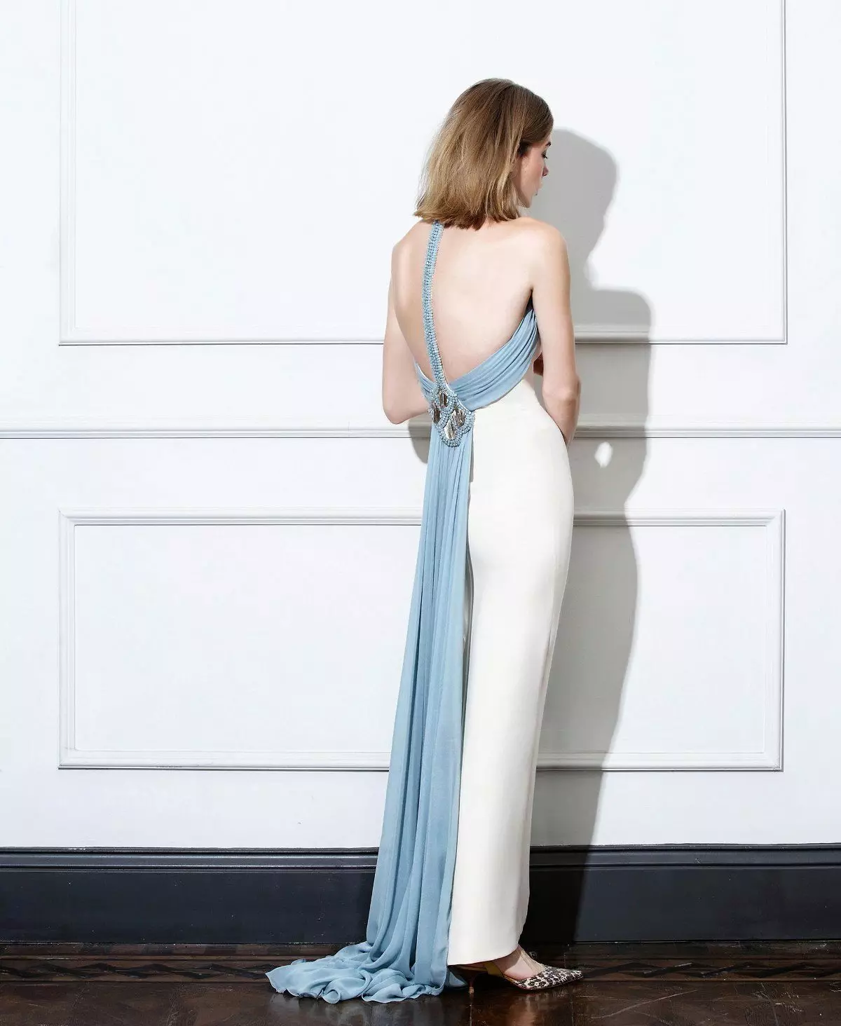 Straight kjole med åben ryg hvid