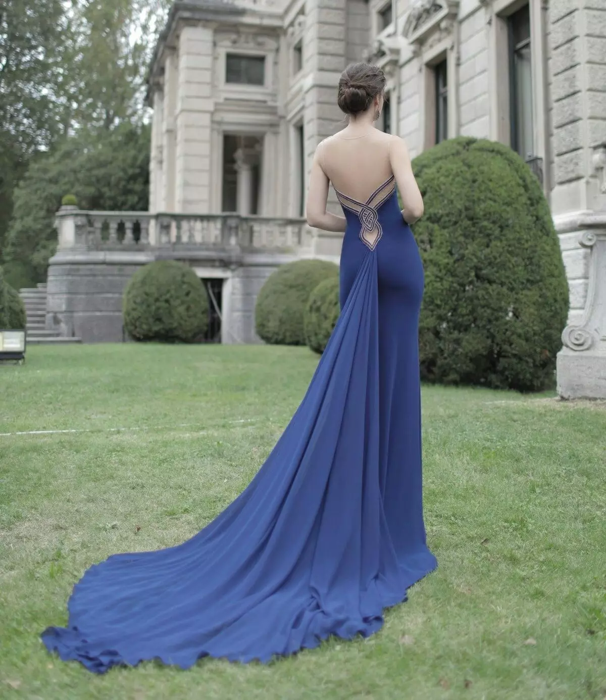 Kleid mit offener Rücken mit Kabelblau