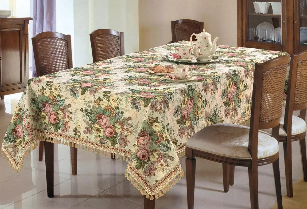 Tapestry tafelklier: út Italië en Spanje, rûne en ovale tafelklokken op 'e tafel, feestlike en casual modellen, 160x220 en oare dimensjes 21606_16