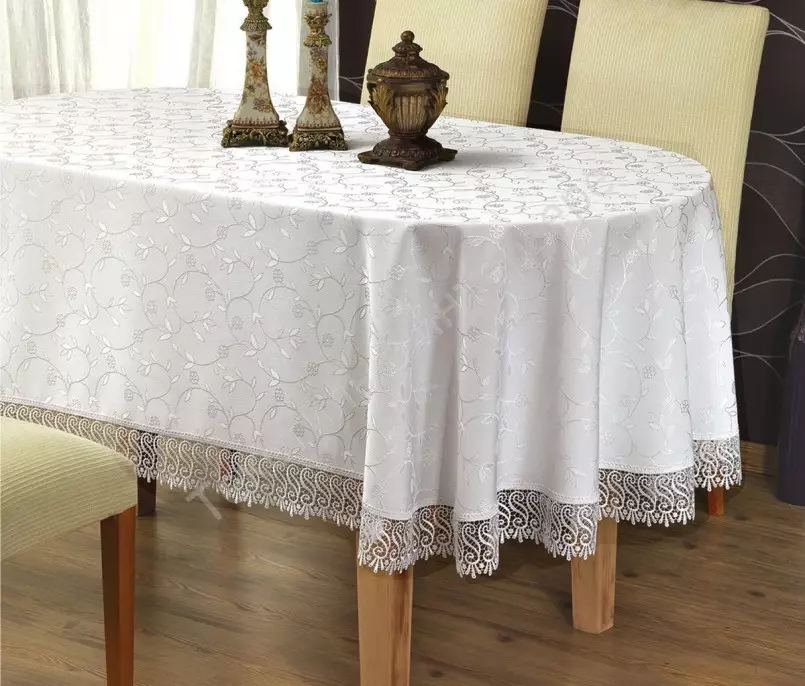 თეთრი tablecloths (35 ფოტო): თოვლი თეთრი tablecloths მაგიდაზე ბამბა და სხვები, შავი და თეთრი და სხვა ლამაზი tablecloths 21608_24
