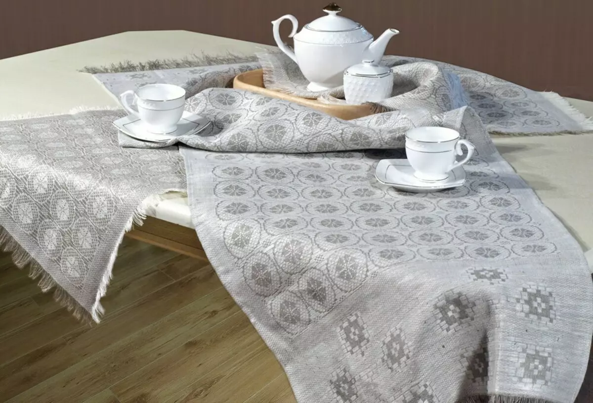 Taplak Tablok Linen: Taplak Tali Linen dengan sulaman, renda dan lukisan di atas meja, bulat dan lain-lain meja, Belarusia dan pengeluaran lain 21610_15