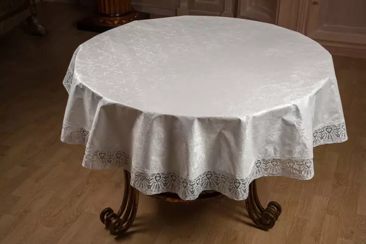 میز پر میڈیا Vinyl میزپوش: گول اور بیضوی. کس طرح باورچی خانے کے لئے tablecloths کے ہموار کرنے کے لئے؟ کھوکھلی اور fliselin اور فلالین بیس، دوسرے پرجاتیوں پر سفید 21612_12