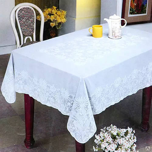 میز پر میڈیا Vinyl میزپوش: گول اور بیضوی. کس طرح باورچی خانے کے لئے tablecloths کے ہموار کرنے کے لئے؟ کھوکھلی اور fliselin اور فلالین بیس، دوسرے پرجاتیوں پر سفید 21612_7