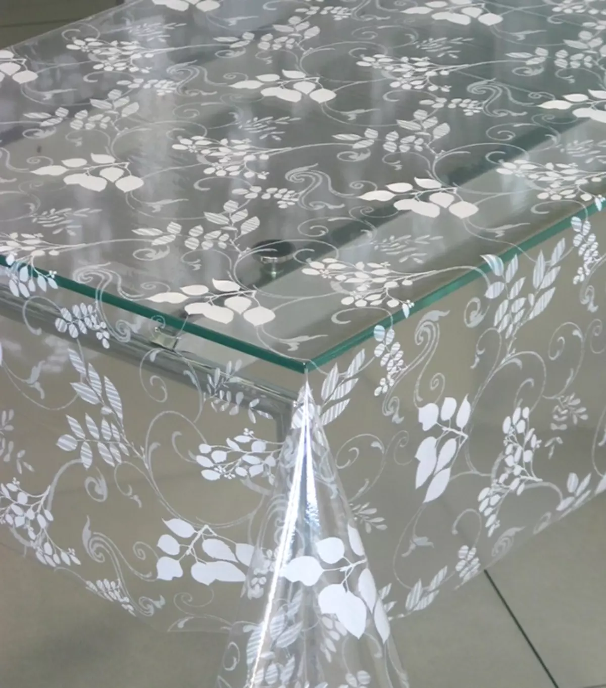 прозрачная скатерть для стеклянного стола