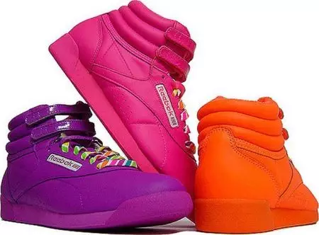 運動鞋ribok（120張照片）：皮革女裝型號的reebok經典，easytone，crossfit和泵2021，籃球和跑步，高，粉紅色 2161_112