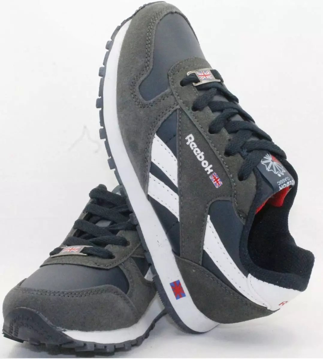 Sneakers Ribok (120 fotogrāfijas): Ādas sieviešu modeļi Reebok Classics, Easytone, CrossFit un sūknis 2021, basketbols un skriešana, augsts, rozā 2161_75