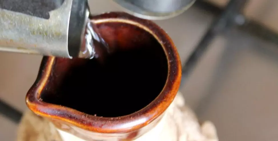 Turk de ceràmica: com utilitzar plats per al cafè de la ceràmica? Comparació d'argila i turcs de coure. És millor fer productes d'argila que la porcellana? 21650_14