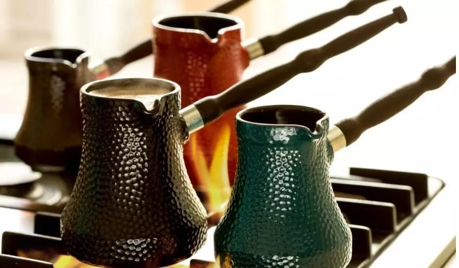 Turk in ceramica: come usare i piatti per il caffè dalla ceramica? Confronto tra argilla e turchi di rame. È meglio fare prodotti da argilla rispetto alla porcellana? 21650_24