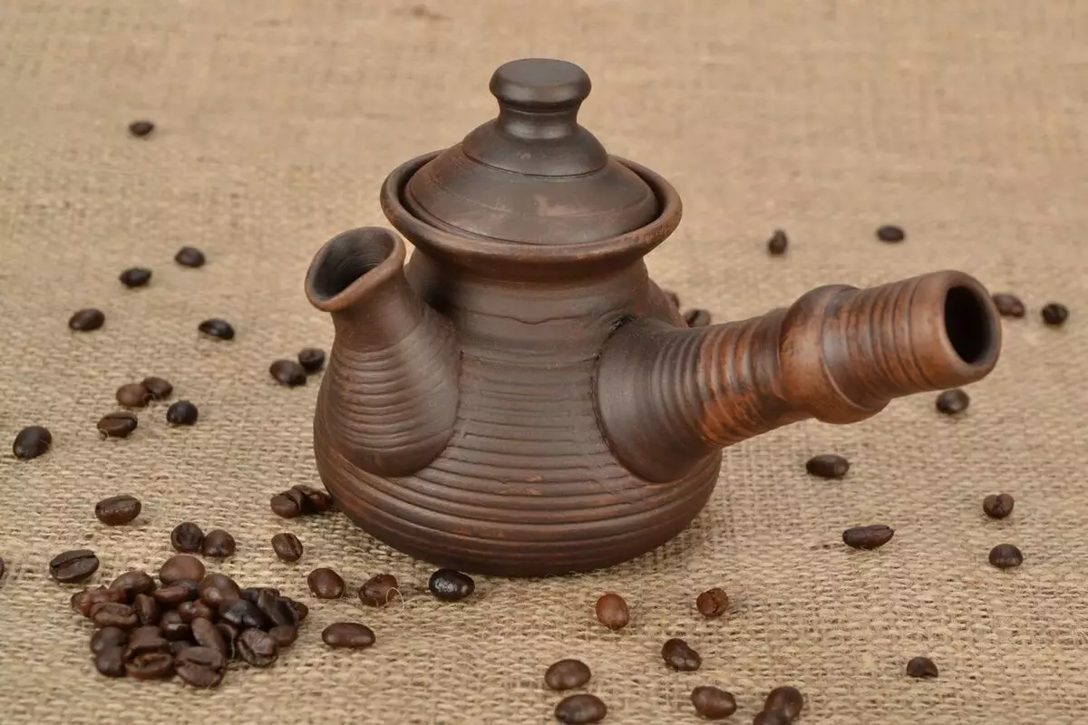 セラミックトルコ：陶磁器からのコーヒーの料理を使う方法粘土と銅のタークの比較磁器よりも粘土から製品を作る方が良いですか？ 21650_4