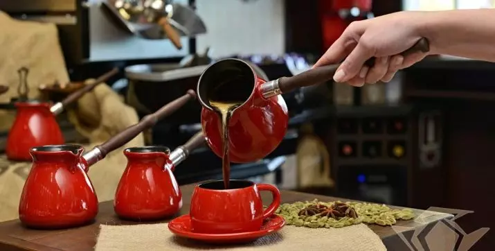 Turk in ceramica: come usare i piatti per il caffè dalla ceramica? Confronto tra argilla e turchi di rame. È meglio fare prodotti da argilla rispetto alla porcellana? 21650_8