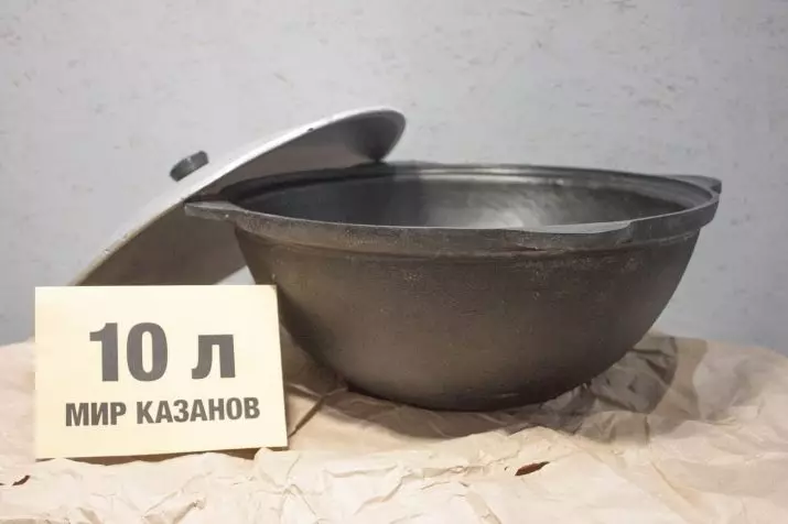 Iron capturado (30 fotos): Modelos con tapa e cociña por 8, 12 e 16 litros, características de Casans de Uzbekistán. Como prepararse para o primeiro uso? 21668_12