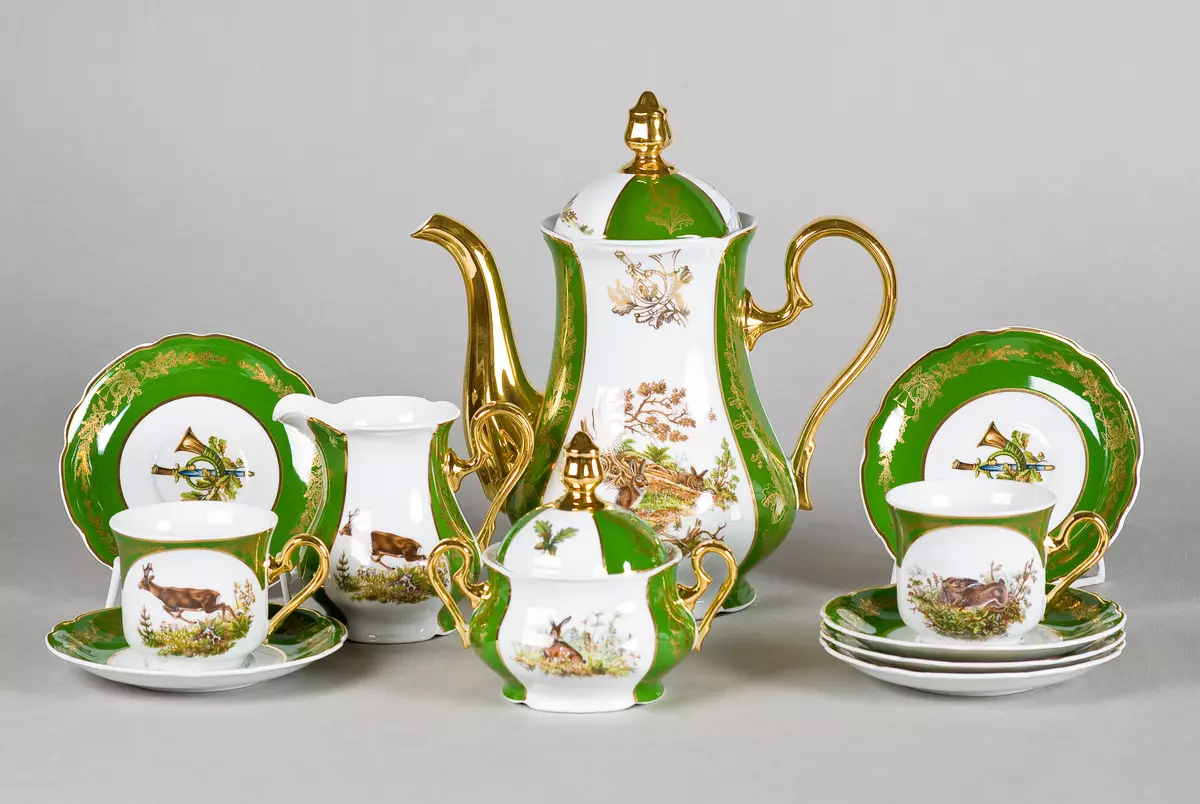 Porcelain sets: Sets of children's dishes, beautiful cutlets from bone porcelain, 