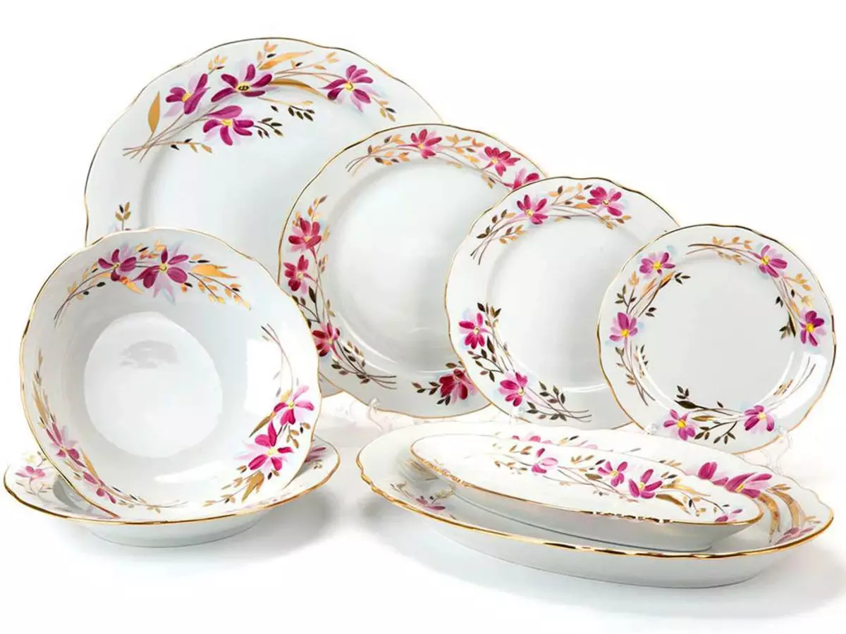 Porcelain sets: Sets of children's dishes, beautiful cutlets from bone porcelain, 