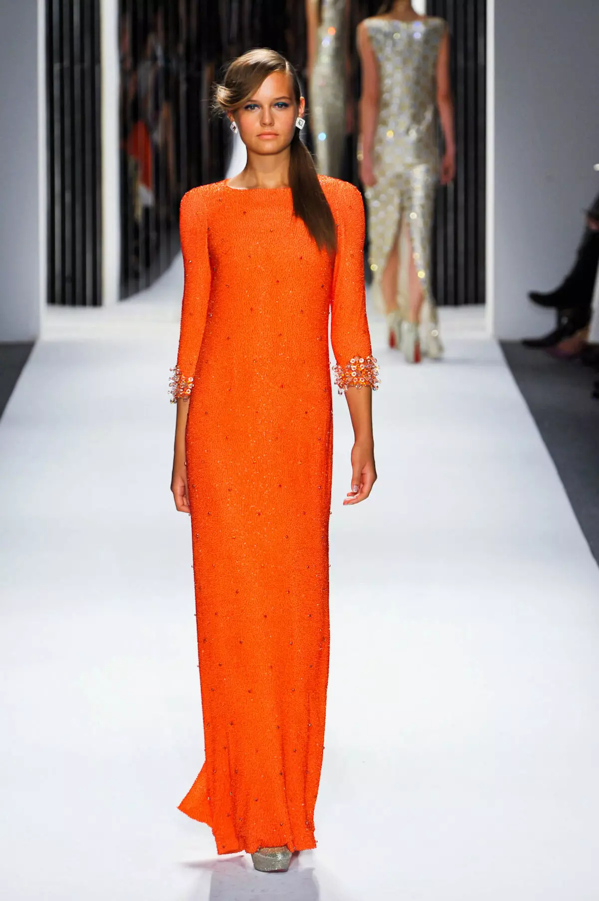 Oranžové jarní šaty