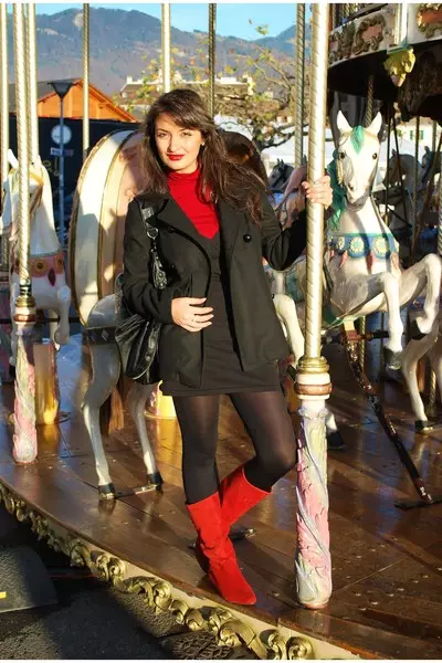Røde støvler (70 bilder): Hva å bære kvinners vintermodeller, kombinere Red Lacquer Boots og en blå kjole 2170_39