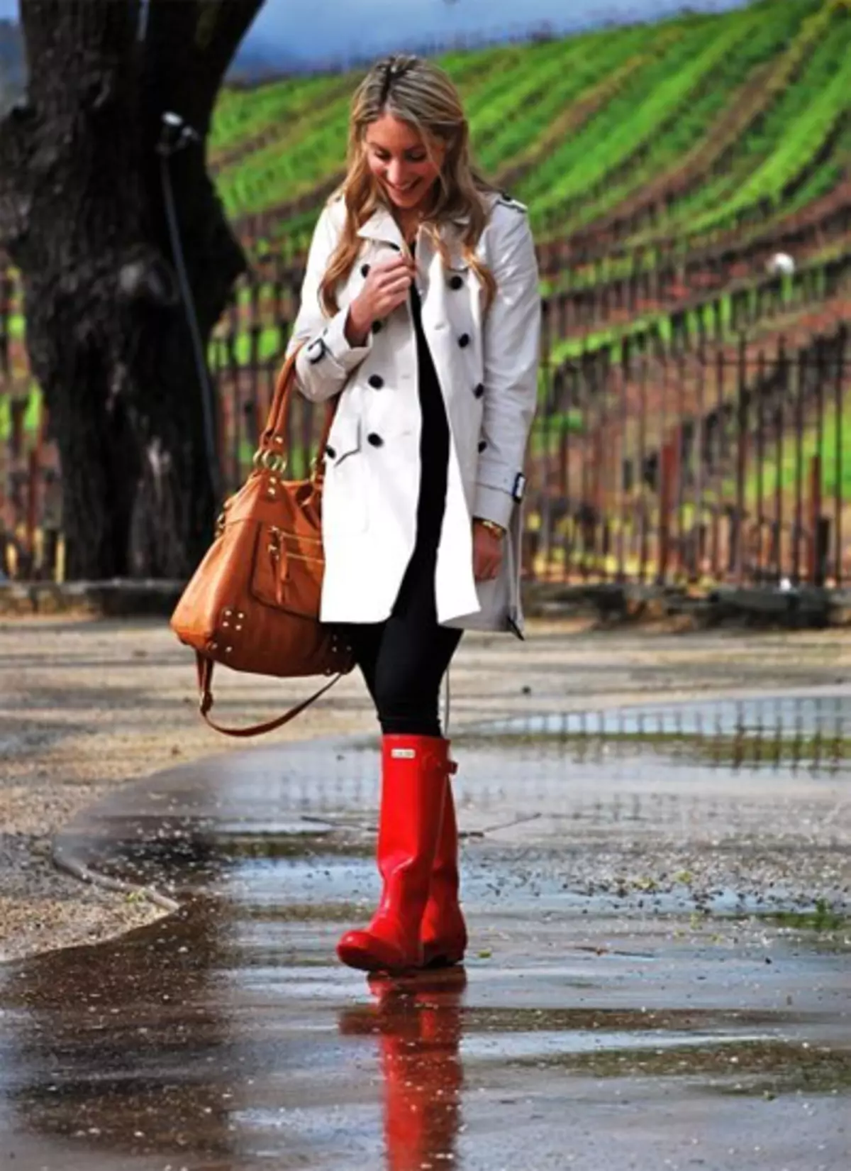รองเท้าบูทสีแดง (70 ภาพ): สิ่งที่สวมใส่รุ่นฤดูหนาวของผู้หญิงรวมรองเท้าแลคเกอร์สีแดงและชุดสีน้ำเงิน 2170_52