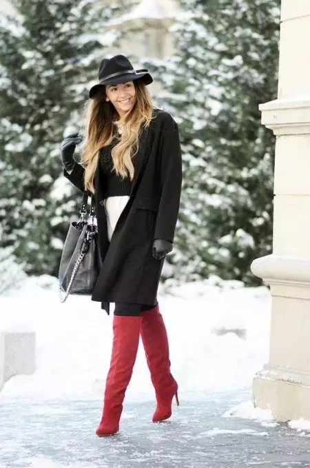 Røde støvler (70 bilder): Hva å bære kvinners vintermodeller, kombinere Red Lacquer Boots og en blå kjole 2170_59
