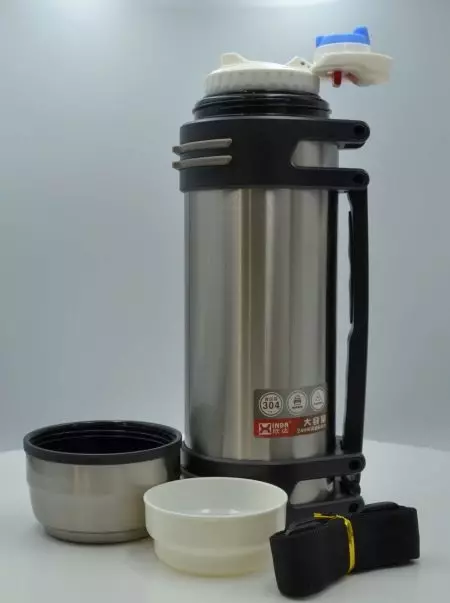 Thermos 2 لیتر: برای چای و غذا، با یک فلاسک فلزی ساخته شده از فولاد ضد زنگ و دیگر thermoses. بهترین مدل ها با پمپ و بدون 21717_14