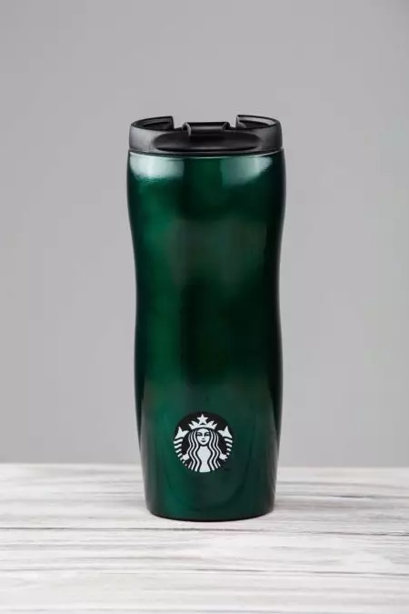 Starbucks Thermoses: Isi nke Unmoses Airmoses maka kọfị na tii, ojii na pink na pink nke 450 ml na ụdị ndị ọzọ, nyocha ndị ahịa 21757_4