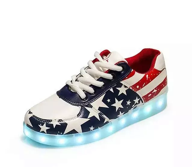 Sneakers Luminous (58 Lluniau): LED a modelau LED, faint o sneakers sydd gyda goleuadau, meintiau ac adolygiadau 2175_13