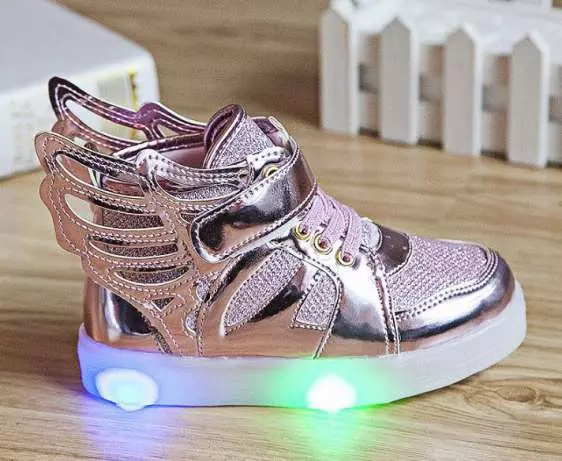 Sneakers Luminous (58 Lluniau): LED a modelau LED, faint o sneakers sydd gyda goleuadau, meintiau ac adolygiadau 2175_25