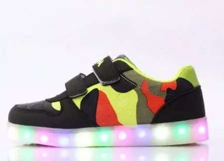 Sneakers Luminous (58 Lluniau): LED a modelau LED, faint o sneakers sydd gyda goleuadau, meintiau ac adolygiadau 2175_44