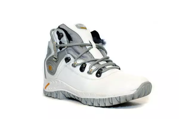 Usum tiris Sneaker (112 poto): nganggo bulu, anget sareng insulated, modél ukuran anu ageung pikeun usum tiis, ti Merrell, bodas 2176_49