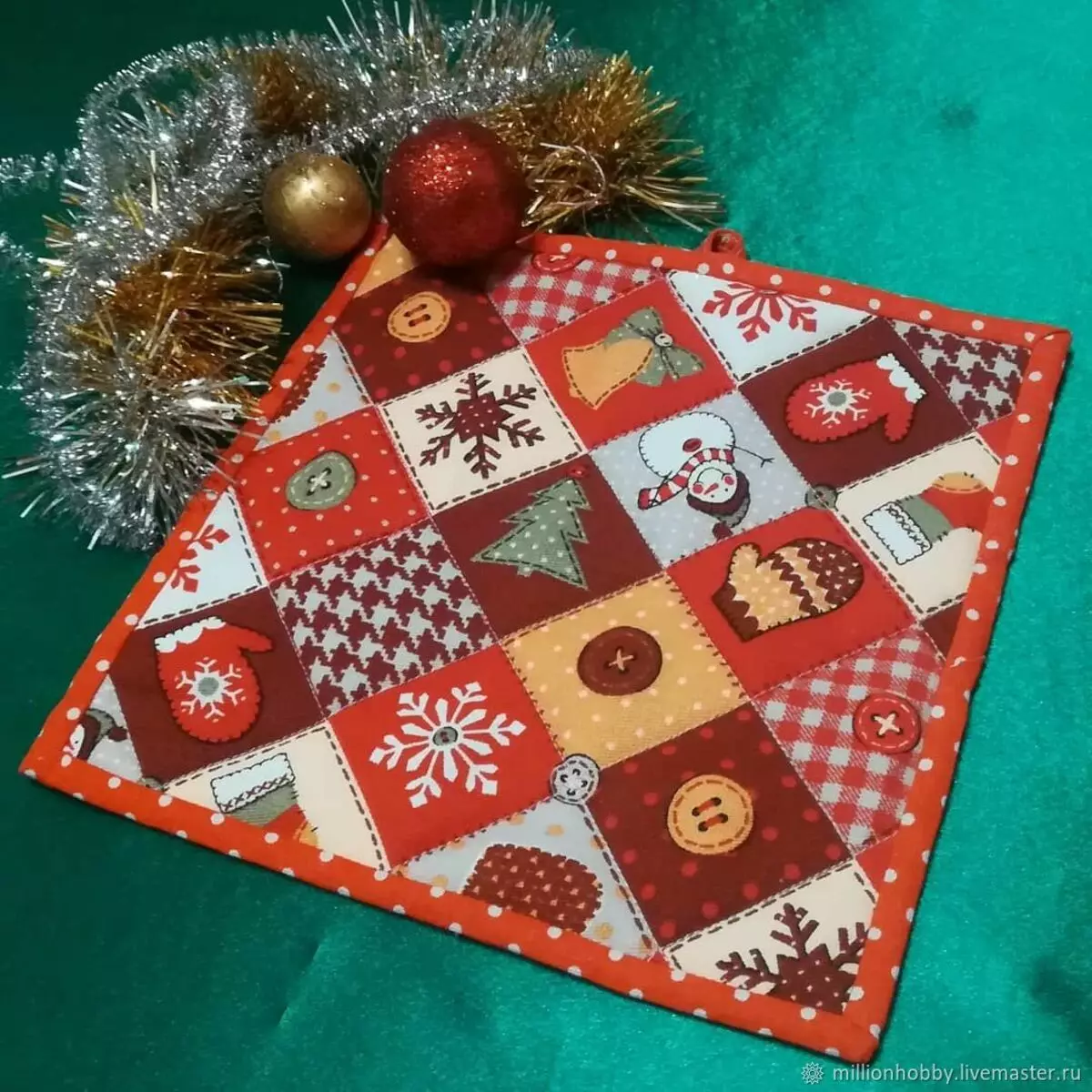 Tags năm mới: Băng dệt kim cho năm mới và theo phong cách chắp vá, gắn thẻ cho một nhà bếp với cây Giáng sinh và với các biểu tượng khác, găng tay đẹp 21793_20
