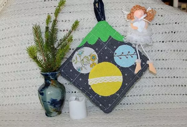 Tags năm mới: Băng dệt kim cho năm mới và theo phong cách chắp vá, gắn thẻ cho một nhà bếp với cây Giáng sinh và với các biểu tượng khác, găng tay đẹp 21793_7
