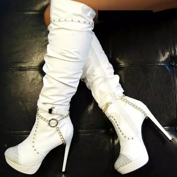 High Boots Heel (57 φωτογραφίες): Τι να φορέσετε γυναικεία μοντέλα σε μια πολύ υψηλή πλατφόρμα 2180_11
