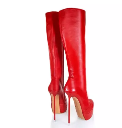 High Boots Heel (57 φωτογραφίες): Τι να φορέσετε γυναικεία μοντέλα σε μια πολύ υψηλή πλατφόρμα 2180_25