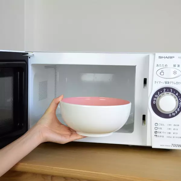Hvordan rengjør mikrobølgeovn? 25 bilder Hvordan vaske fettet inni hjemme på 5 minutter raskt og effektivt med brus og eddik 21824_14
