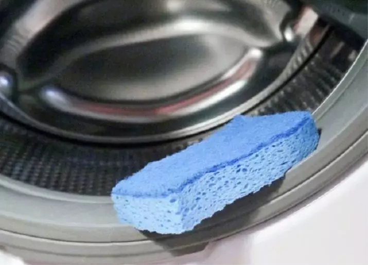 Apa yang akan membersihkan mesin cuci otomatis dari bau dan kotoran? 15 foto membersihkan mobil di rumah dari bau busuk dan cetakan 21829_15