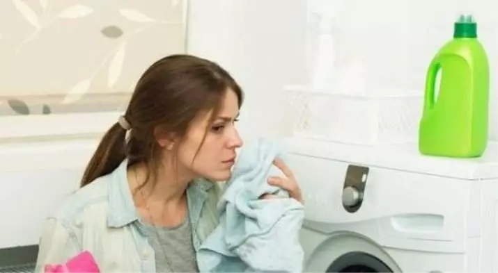 Što čistiti stroj za pranje rublja automatski od mirisa i prljavštine? 15 fotografija očistite automobil kod kuće od pokvarenog mirisa i plijesni 21829_2