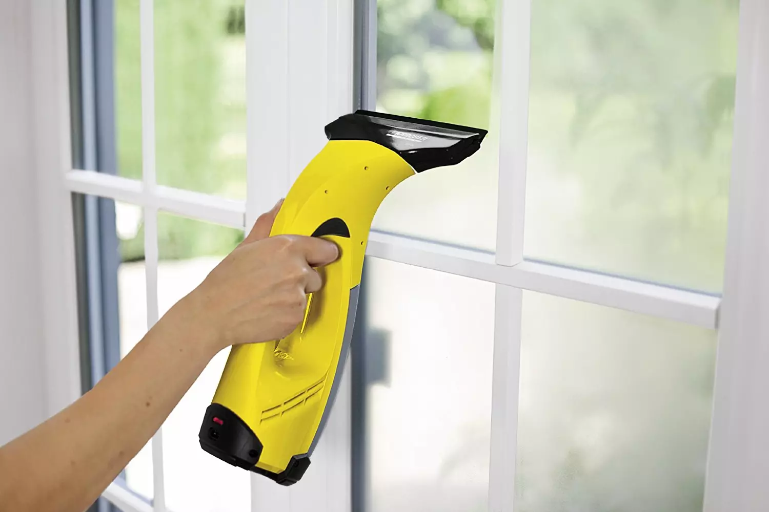 Karcher Steam Cleaner (47 fotos): ferros com gerador de vapor, vapores profissionais e manuais. Como usar o apartamento para limpeza? 21856_10