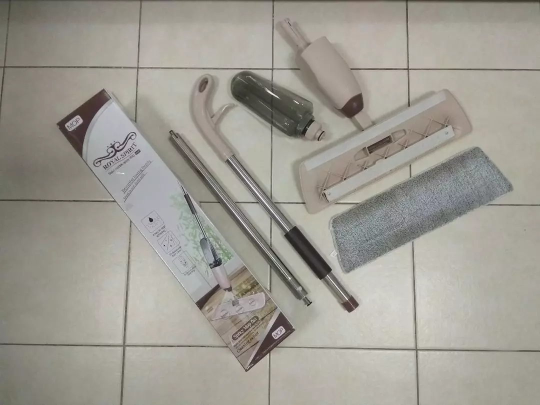 Mopper brushes: mechanical brushes na may floor cleaning handle, brooms 3 sa 1, steam at iba pang mga modelo 21871_22
