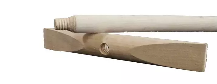 Drvena mops (21 slike): konvencionalni brus sa drvenim rezač 50 i 130 cm za podnu pranje, druge vrste, njihove tehničke karakteristike. Kako nositi krpu? 21875_18