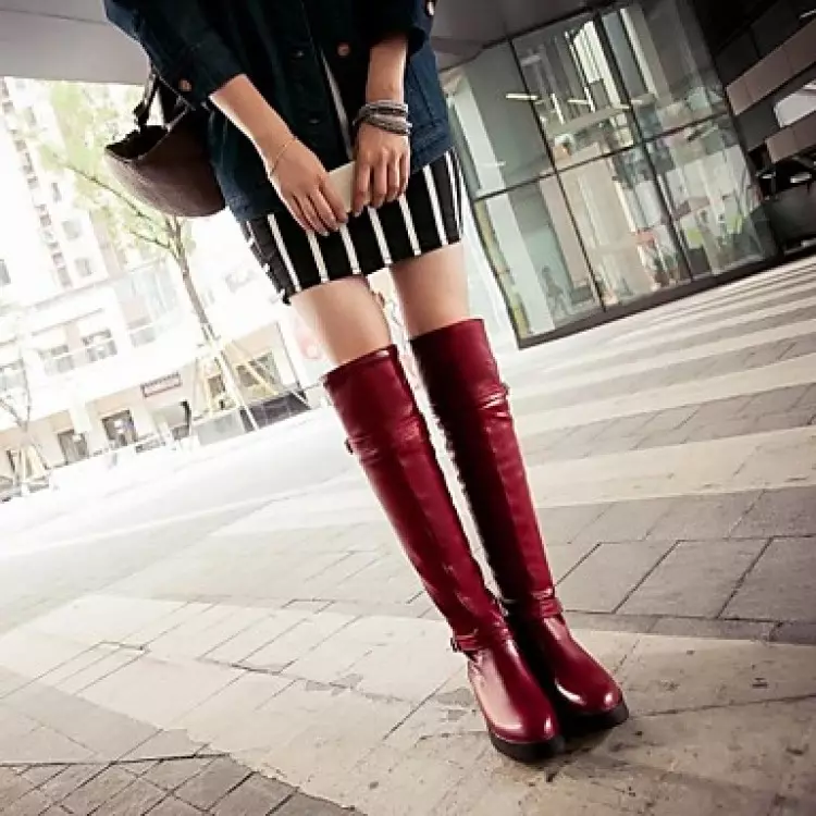 Čevlji do kolena (44 fotografij): zimski ženski modeli 2188_17
