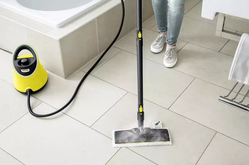 Karrcher Mops (34 fotografije): Pregled pare mazove za dom, čišćenje mops-vakuum za čišćenje za pranje pod, pregled bežičnih baterija. Recenzije kupaca 21895_4