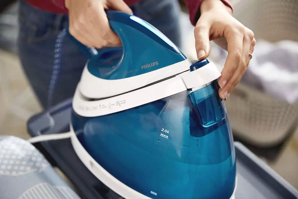 Beoordeling van de beste ijzers met Steam Generator: What Iron om voor thuis te kiezen? Beste beste apparatuur, reviews 21908_31